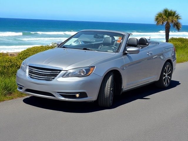 2014 Chrysler 200 S photo 4