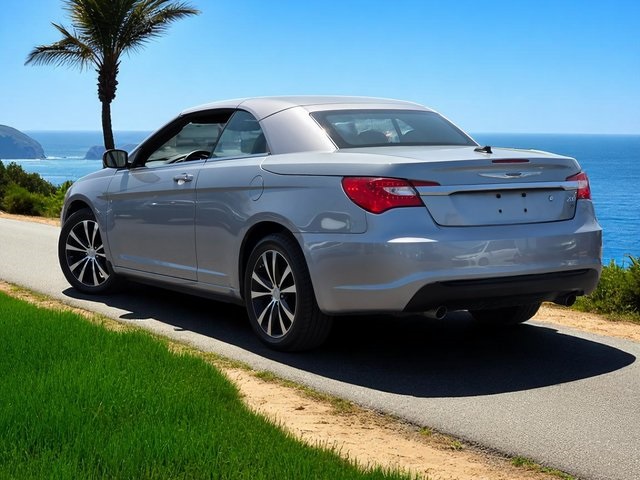 2014 Chrysler 200 S photo 6
