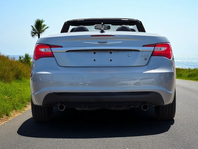 2014 Chrysler 200 S photo 7