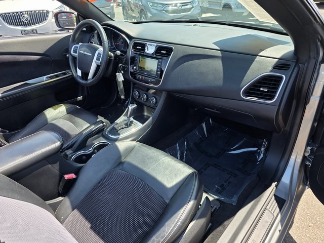 2014 Chrysler 200 S photo 10