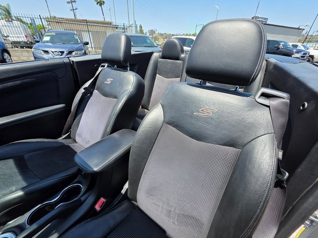 2014 Chrysler 200 S photo 19