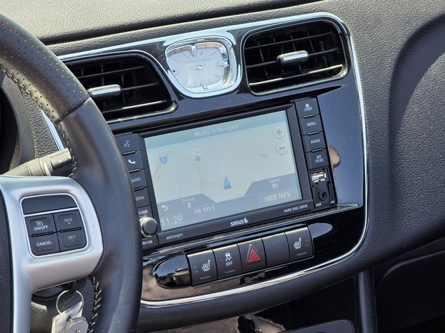 2014 Chrysler 200 S photo 22