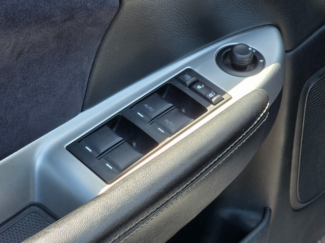 2014 Chrysler 200 S photo 25