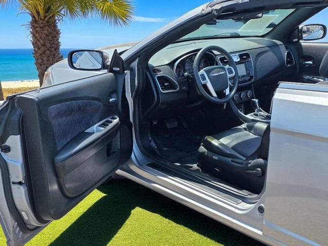 2014 Chrysler 200 S photo 38