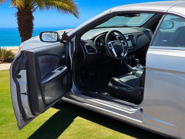 2014 Chrysler 200 S photo 39