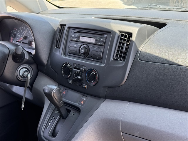 2015 Nissan NV200 S photo 4