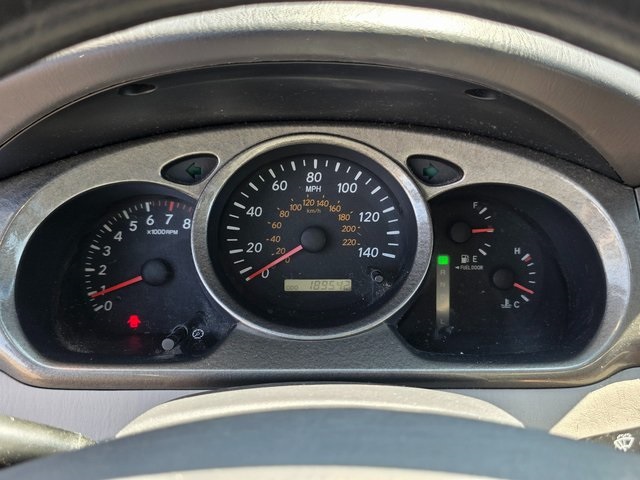2003 Toyota Highlander photo 21