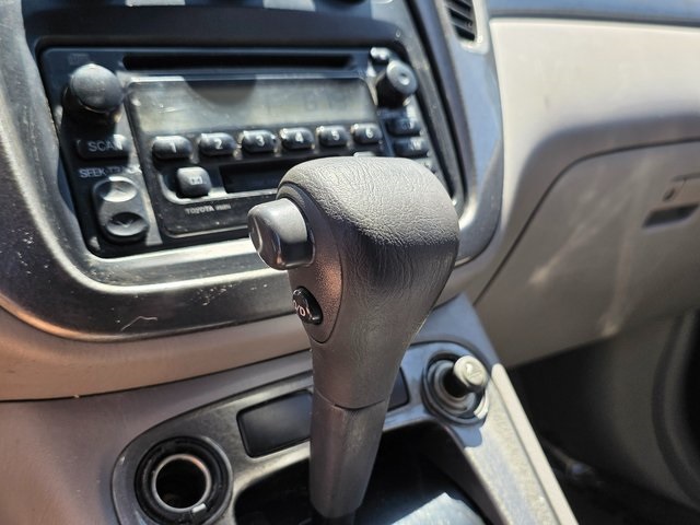 2003 Toyota Highlander photo 24