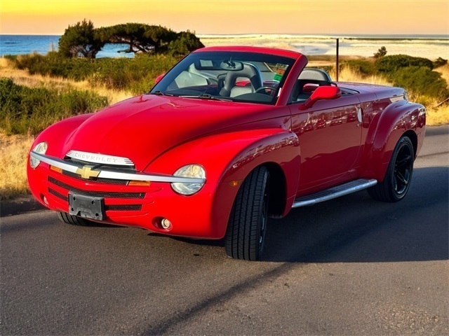 2003 Chevrolet SSR photo 4