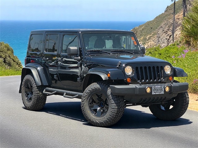 2012 Jeep Wrangler Unlimited Sahara photo 2