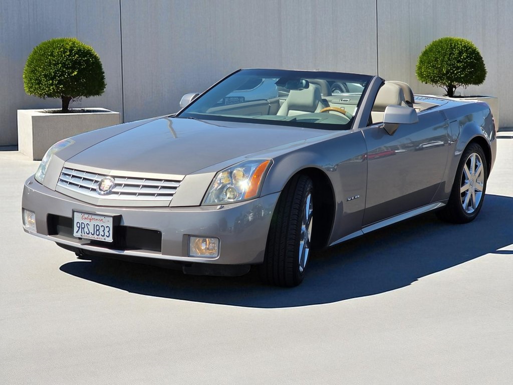 2004 Cadillac XLR photo 6