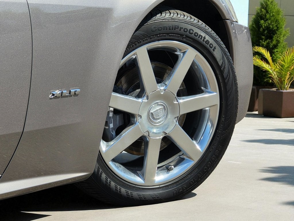 2004 Cadillac XLR photo 11