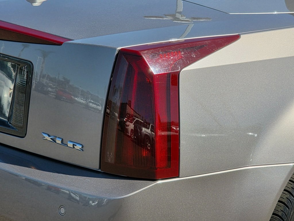 2004 Cadillac XLR photo 15