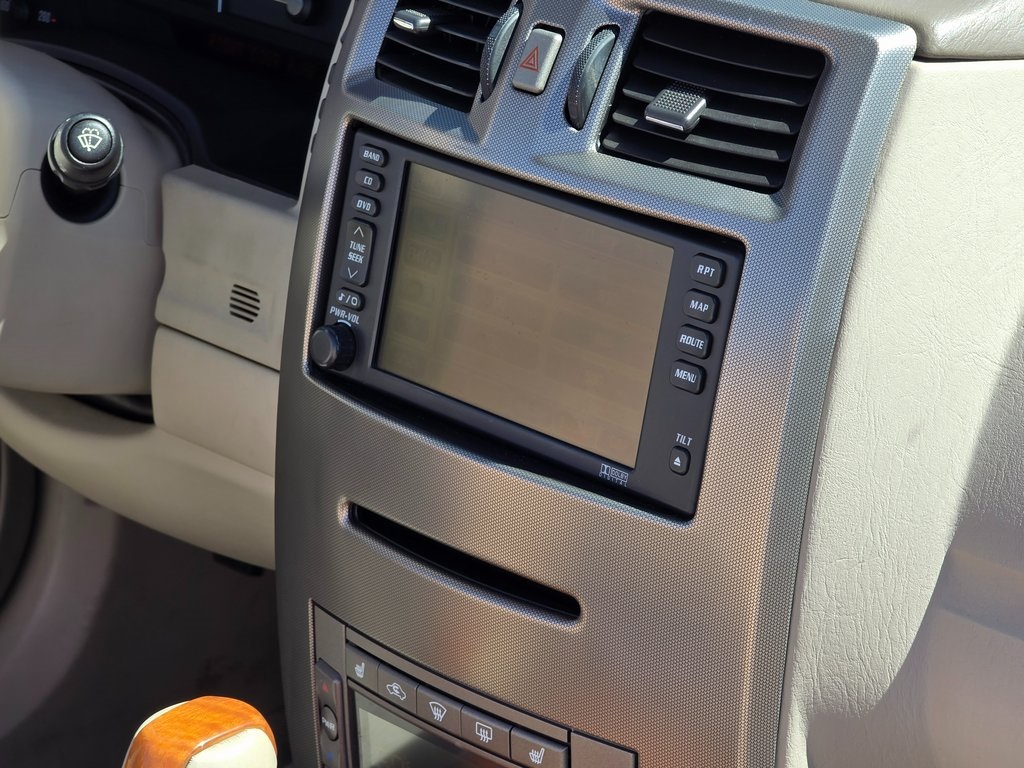 2004 Cadillac XLR photo 17