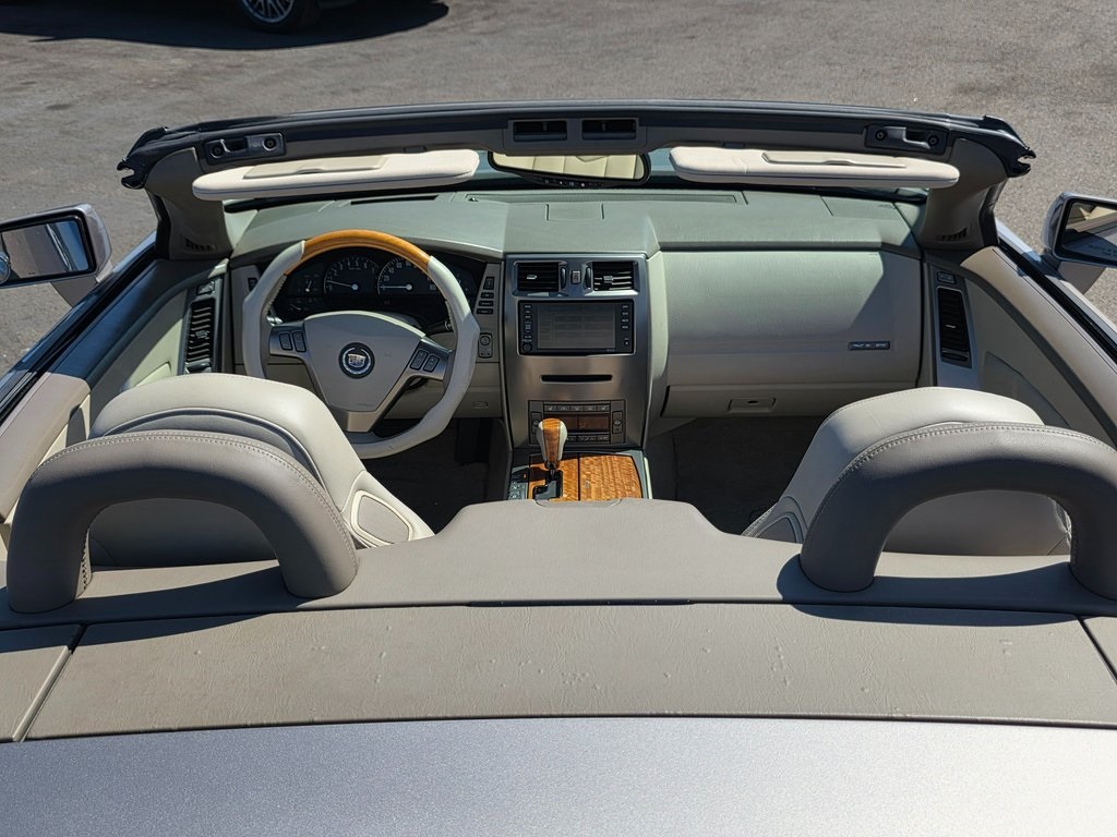 2004 Cadillac XLR photo 22