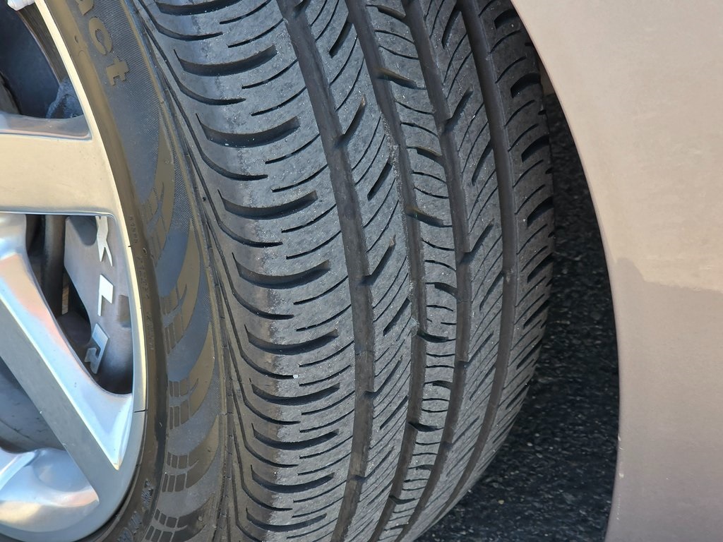 2004 Cadillac XLR photo 23