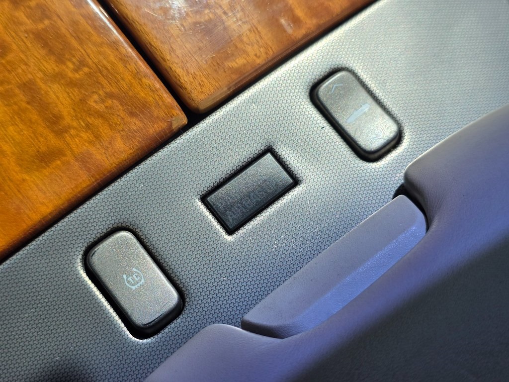 2004 Cadillac XLR photo 42