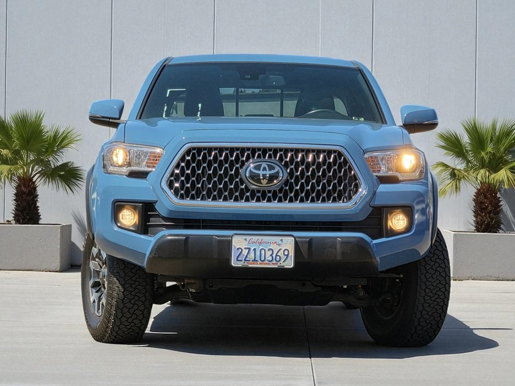 2019 Toyota Tacoma TRD Double Cab V6 photo 2