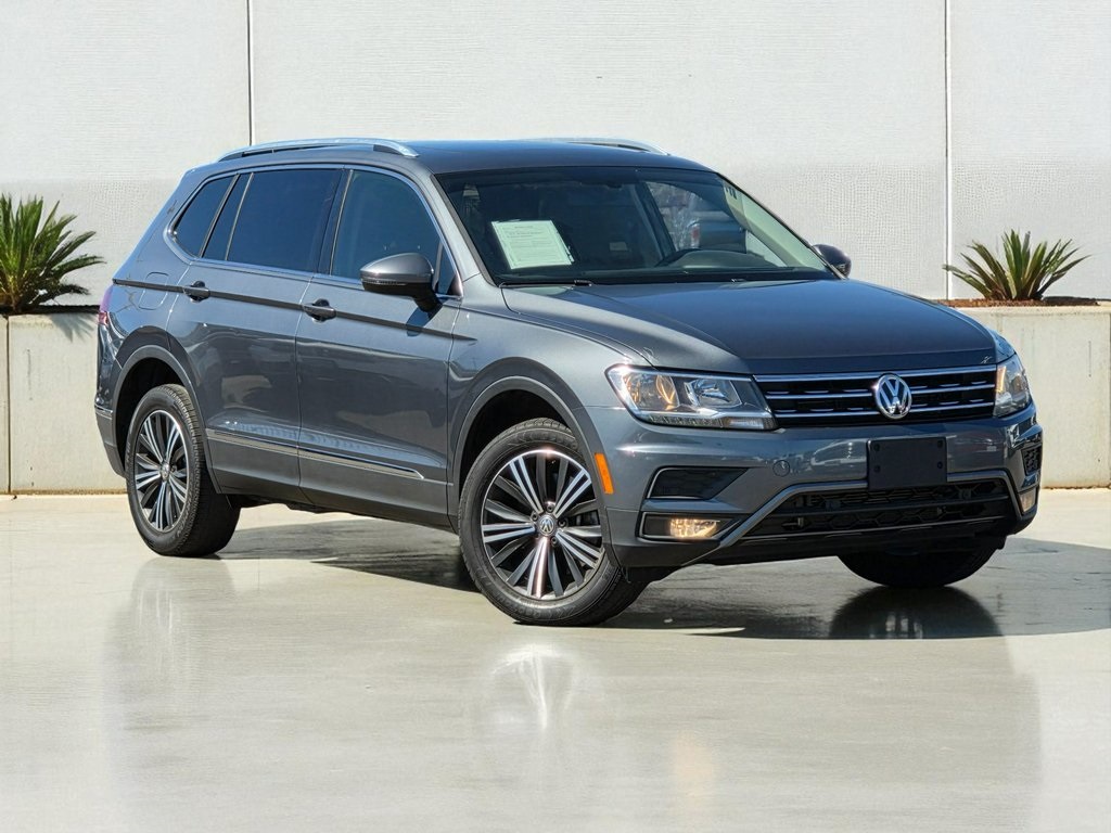 2019 Volkswagen Tiguan SEL photo 2