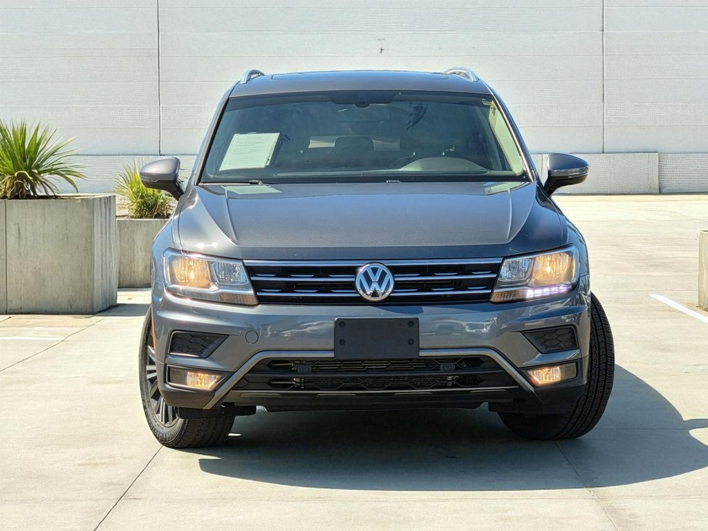 2019 Volkswagen Tiguan SEL photo 3