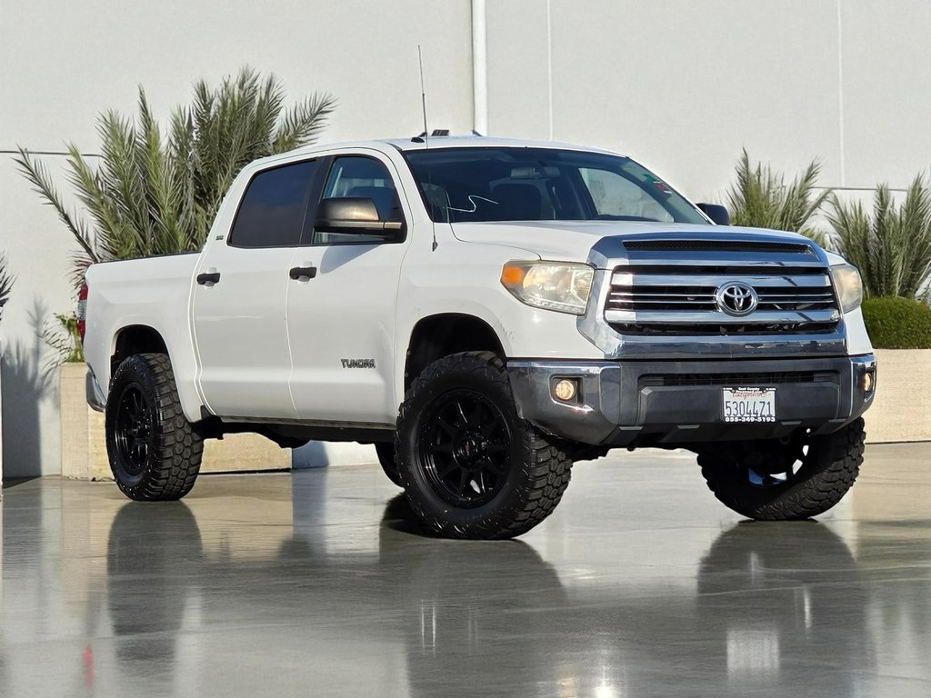 2016 Toyota Tundra SR5 photo 2