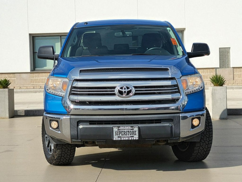 2017 Toyota Tundra SR5 photo 2