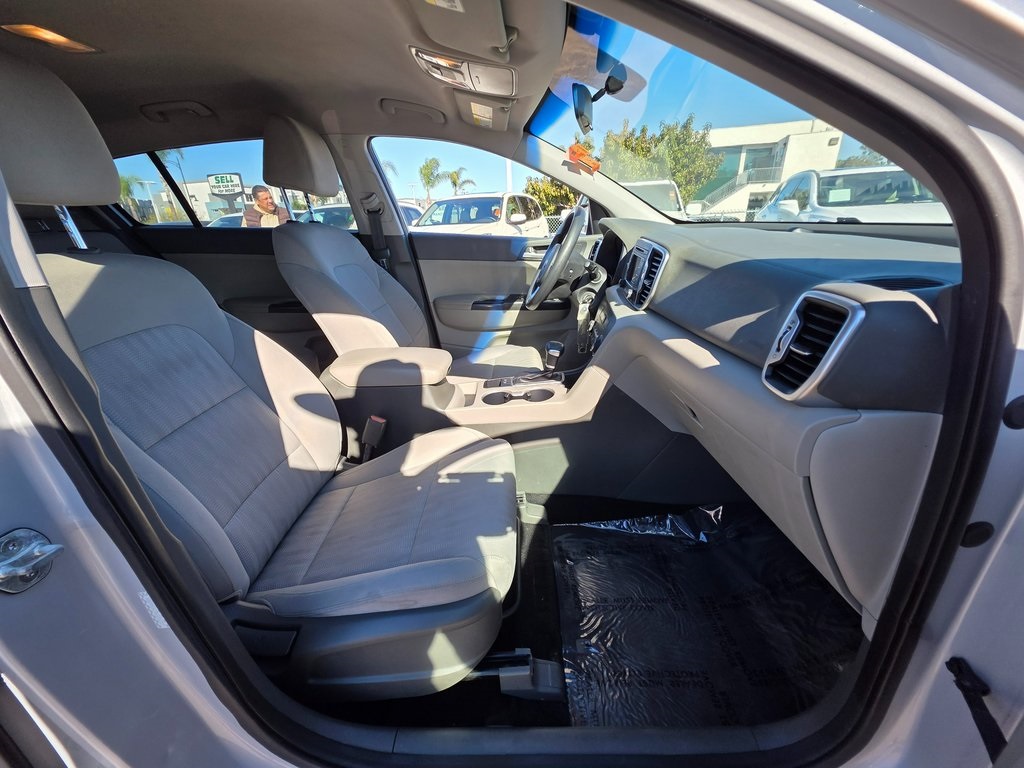 2017 Kia Sportage LX photo 3