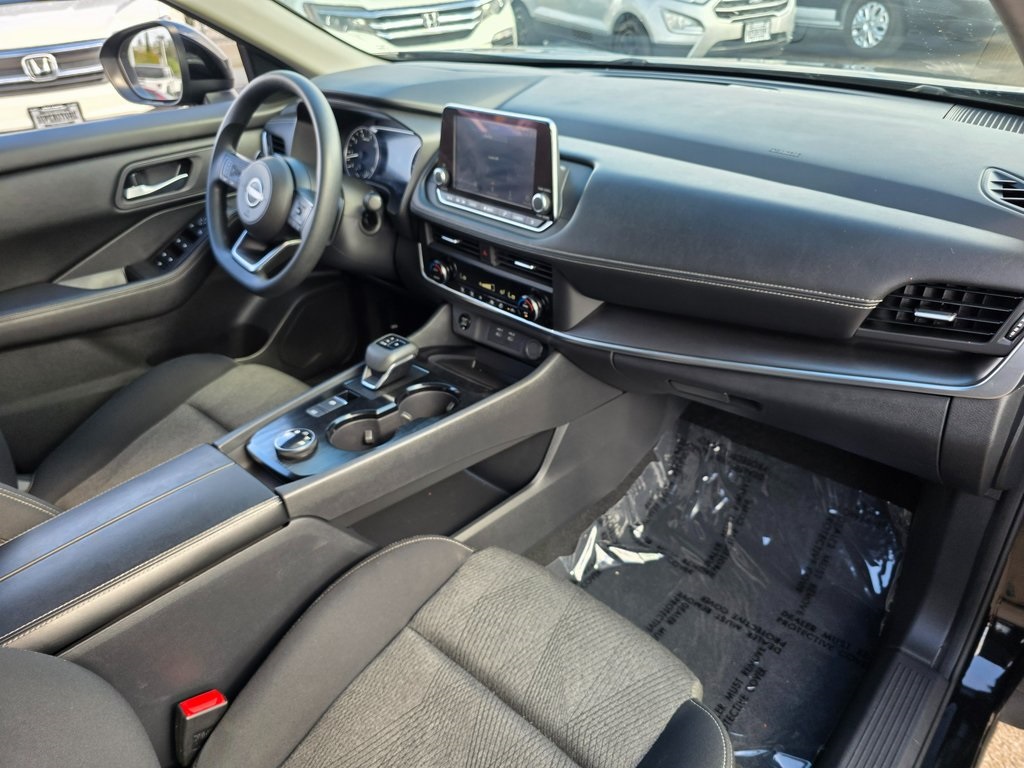 2024 Nissan Rogue SV photo 4