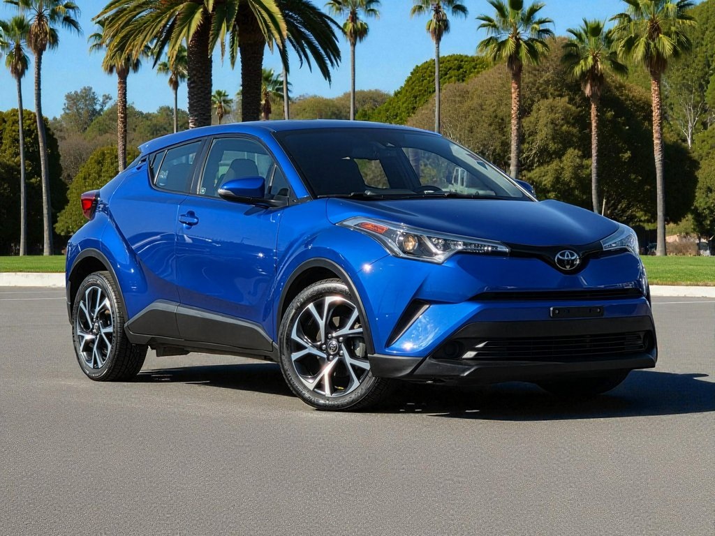 2018 Toyota C-HR XLE Premium photo 2