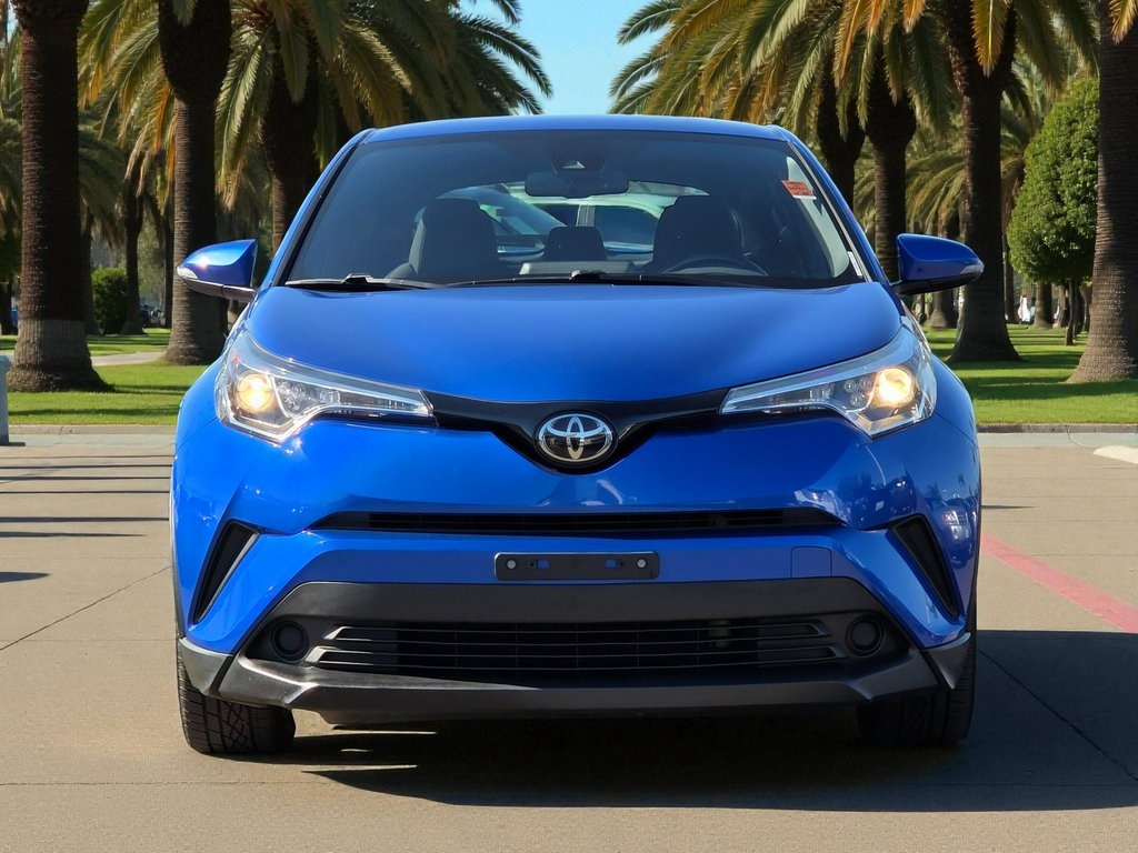 2018 Toyota C-HR XLE Premium photo 3
