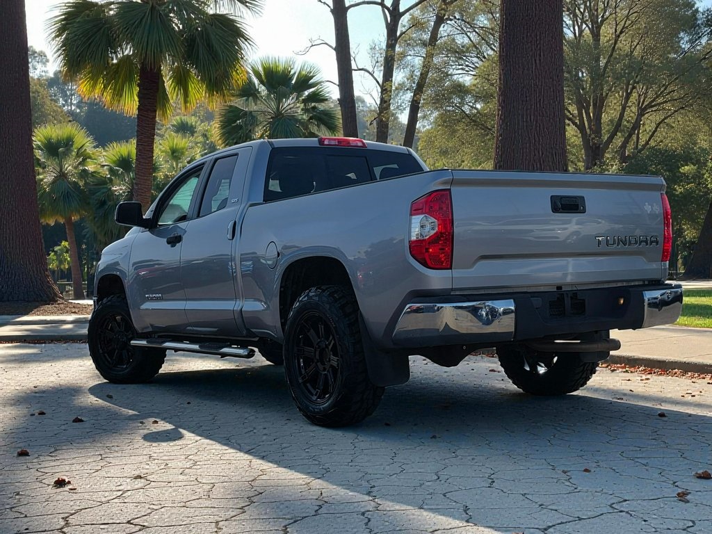 2016 Toyota Tundra SR5 photo 4