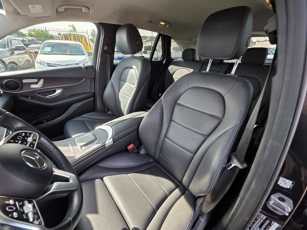 2022 Mercedes Benz GLC 300 photo 4