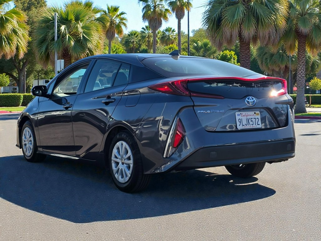 2017 Toyota Prius Prime Three Four photo 2