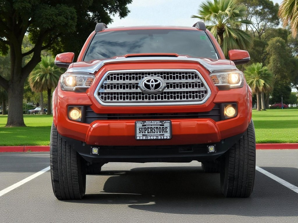 2017 Toyota Tacoma TRD Sport photo 2