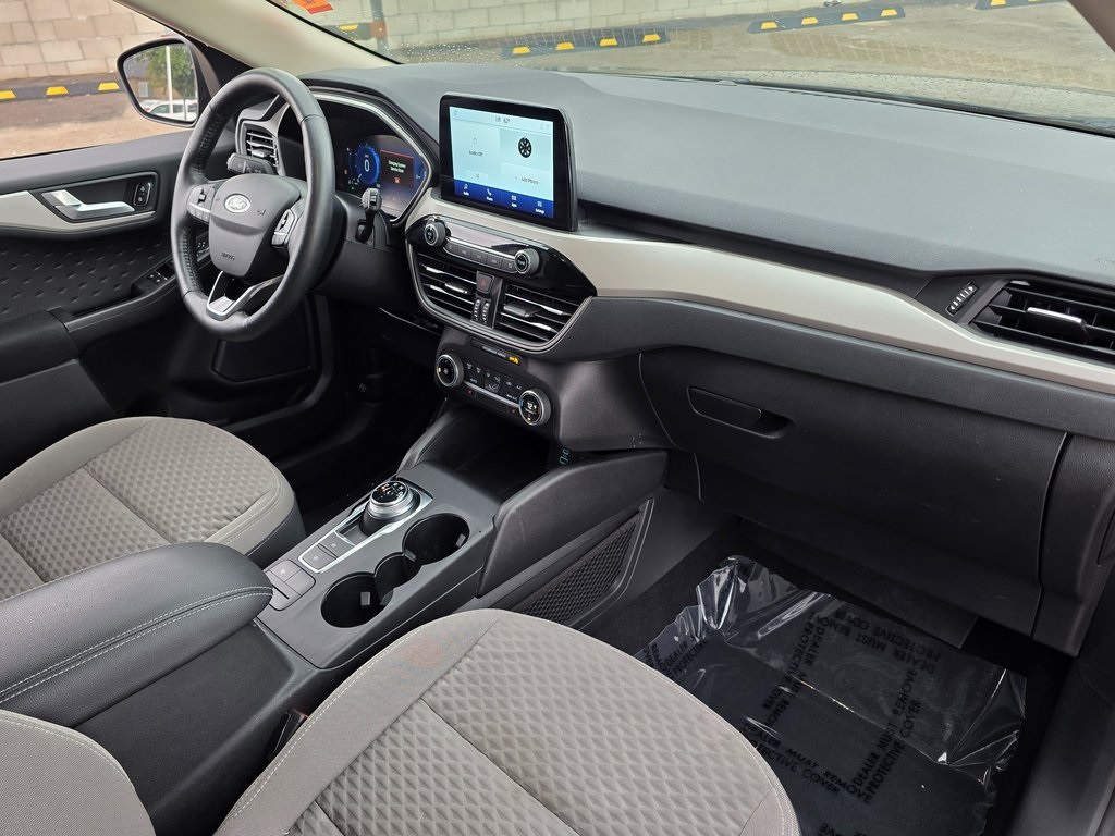 2020 Ford Escape SE Sport Hybrid photo 3