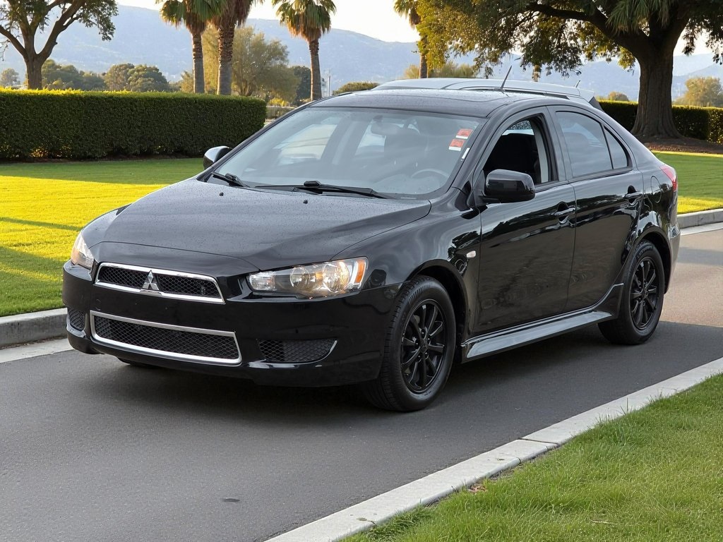 2014 Mitsubishi Lancer Sportback ES photo 3