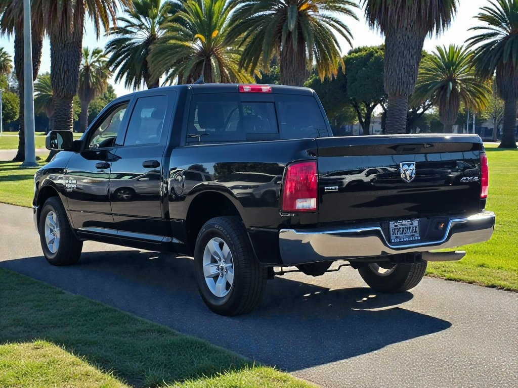 2023 Ram 1500 Classic SLT photo 4