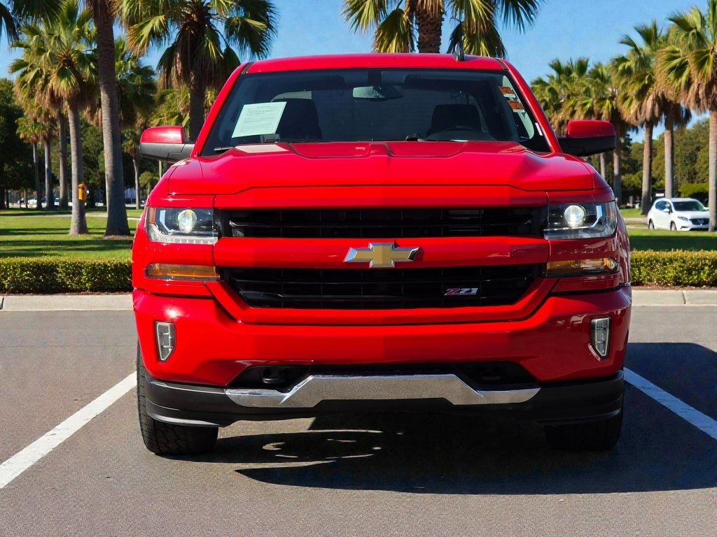 2018 Chevrolet Silverado 1500 LT photo 2
