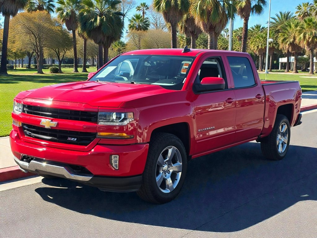 2018 Chevrolet Silverado 1500 LT photo 3