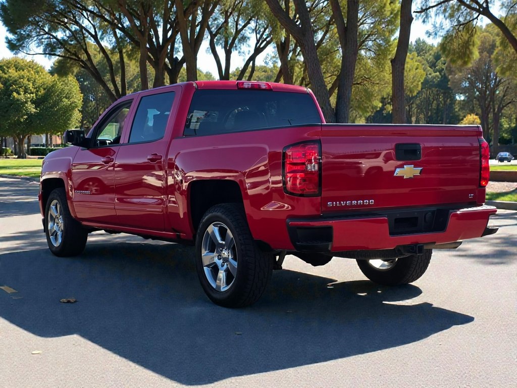 2018 Chevrolet Silverado 1500 LT photo 4