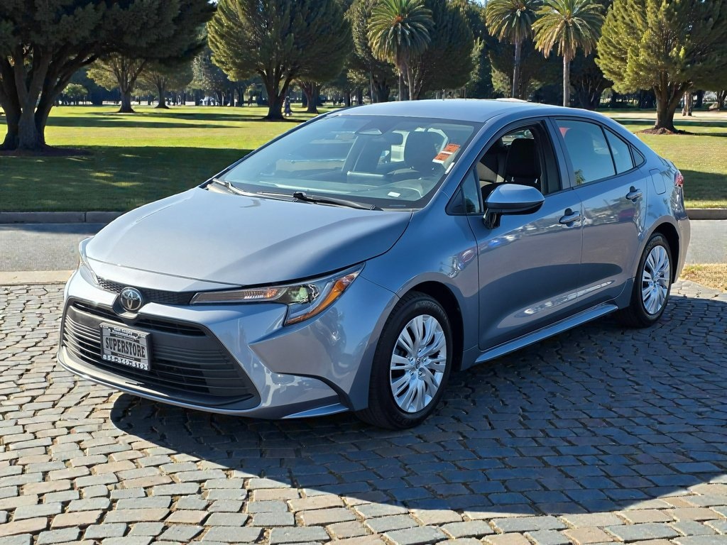 2024 Toyota Corolla LE photo 3