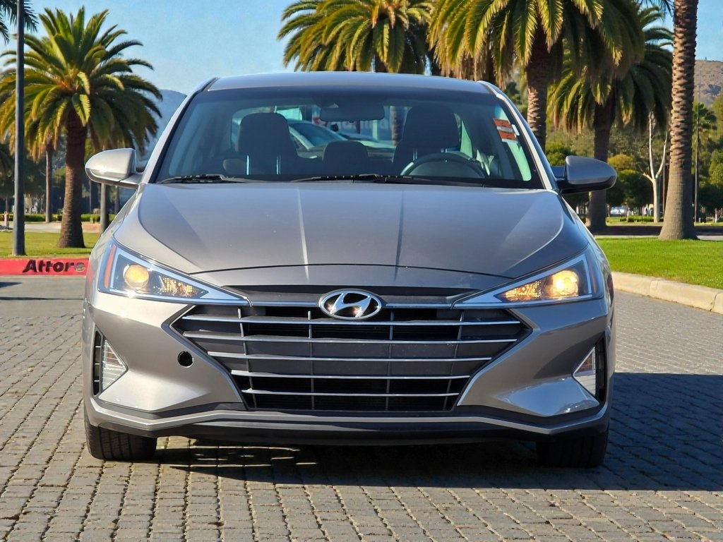 2020 Hyundai Elantra SEL photo 3