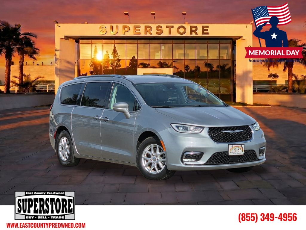 2021 Chrysler Pacifica Touring L's photo