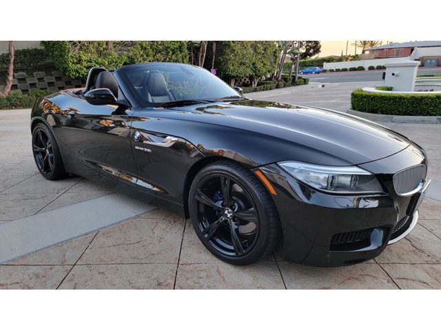 Black Sapphire Metallic 2015 BMW Z4 sDrive35i Roadster RWD Convertible Rear-Wheel Drive Manual