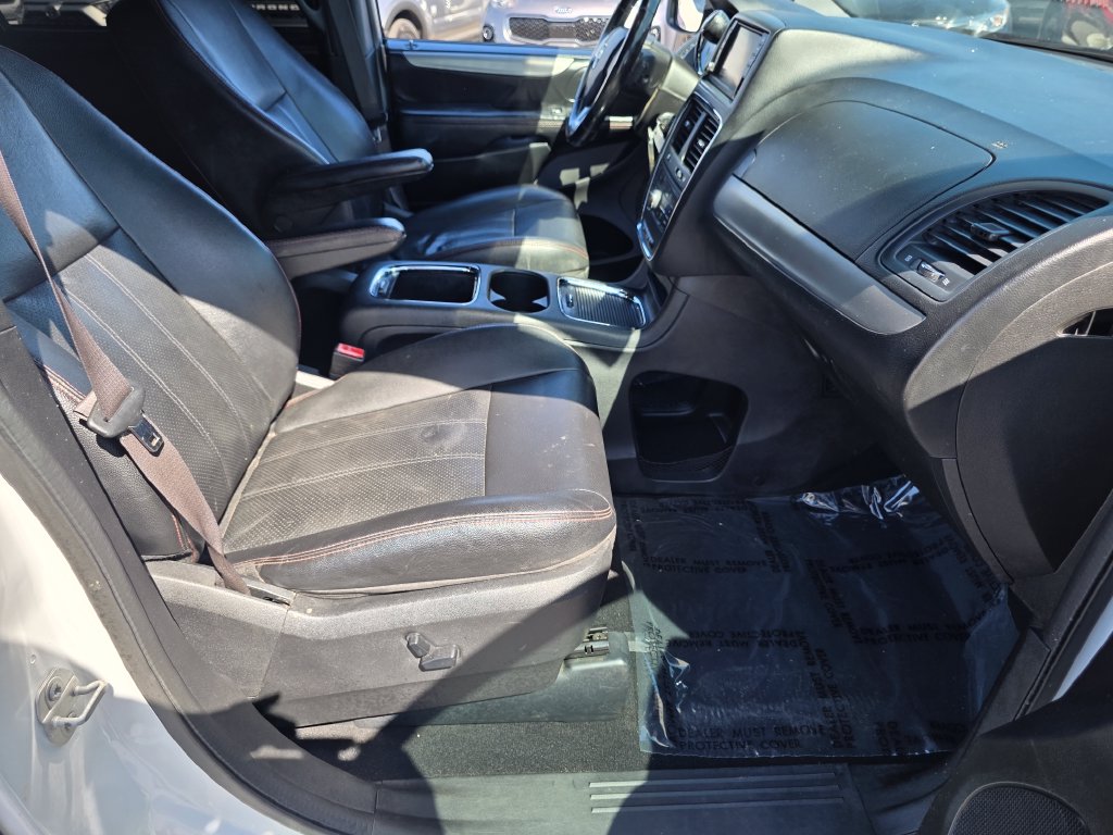 Photo 12 of this Dodge Grand Caravan