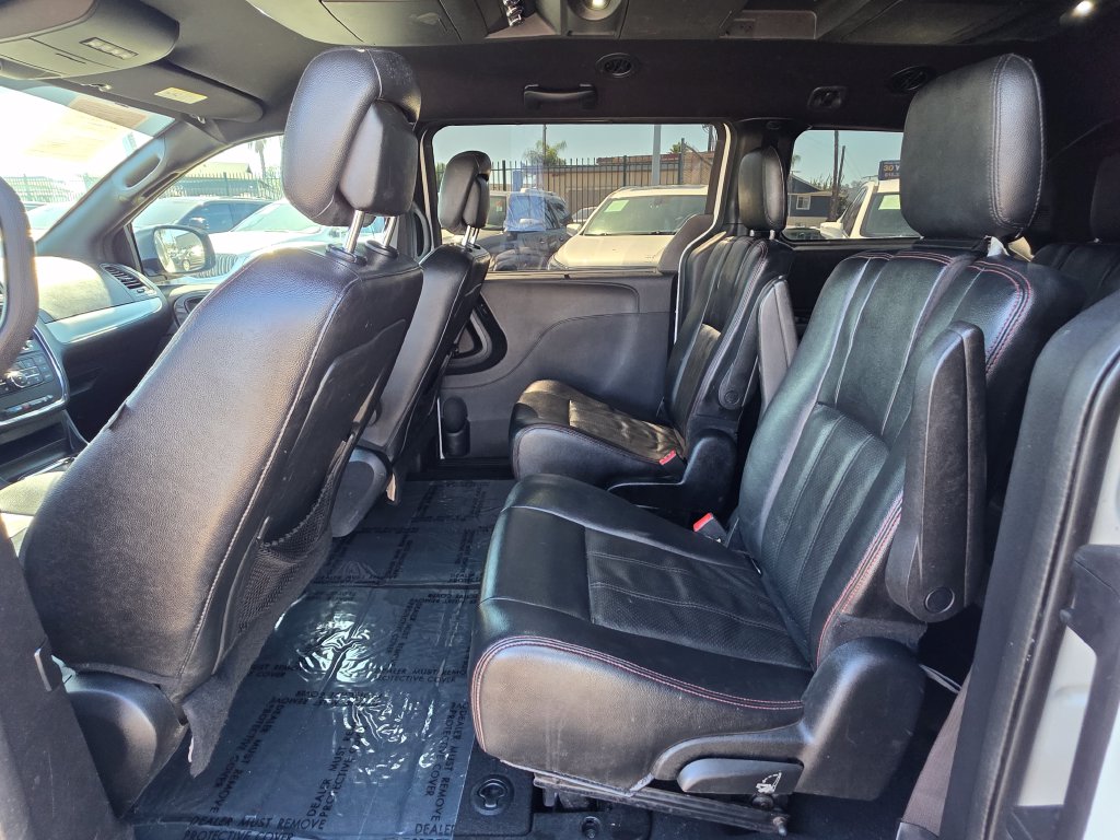 Photo 22 of this Dodge Grand Caravan