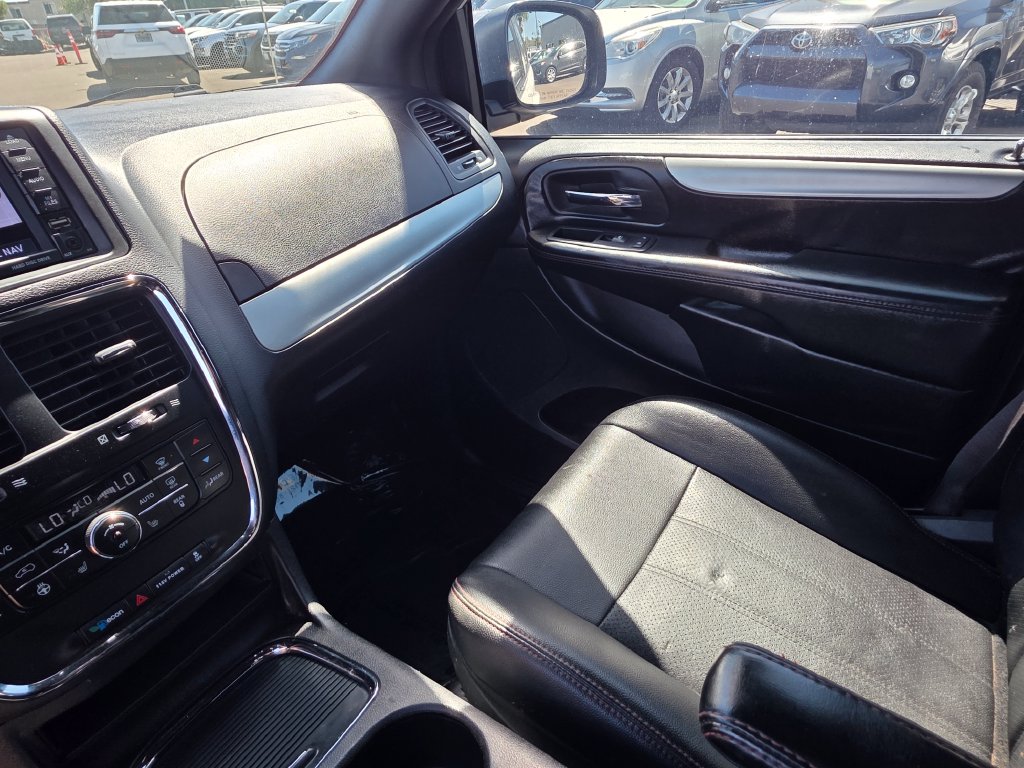 Photo 33 of this Dodge Grand Caravan