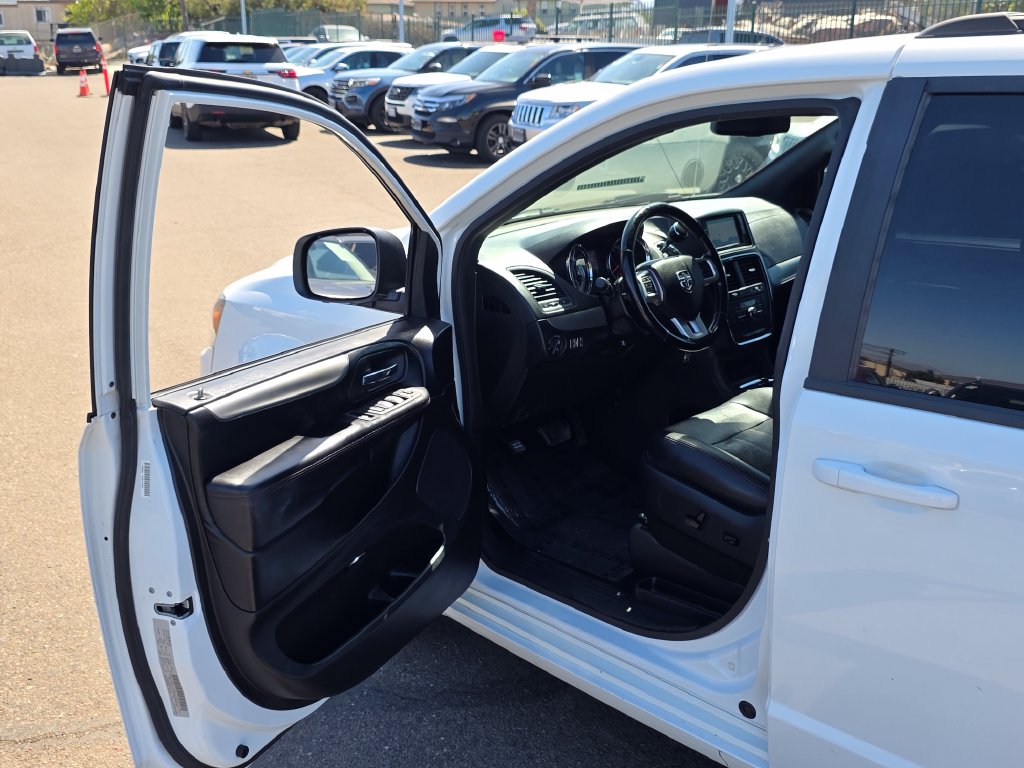 Photo 45 of this Dodge Grand Caravan