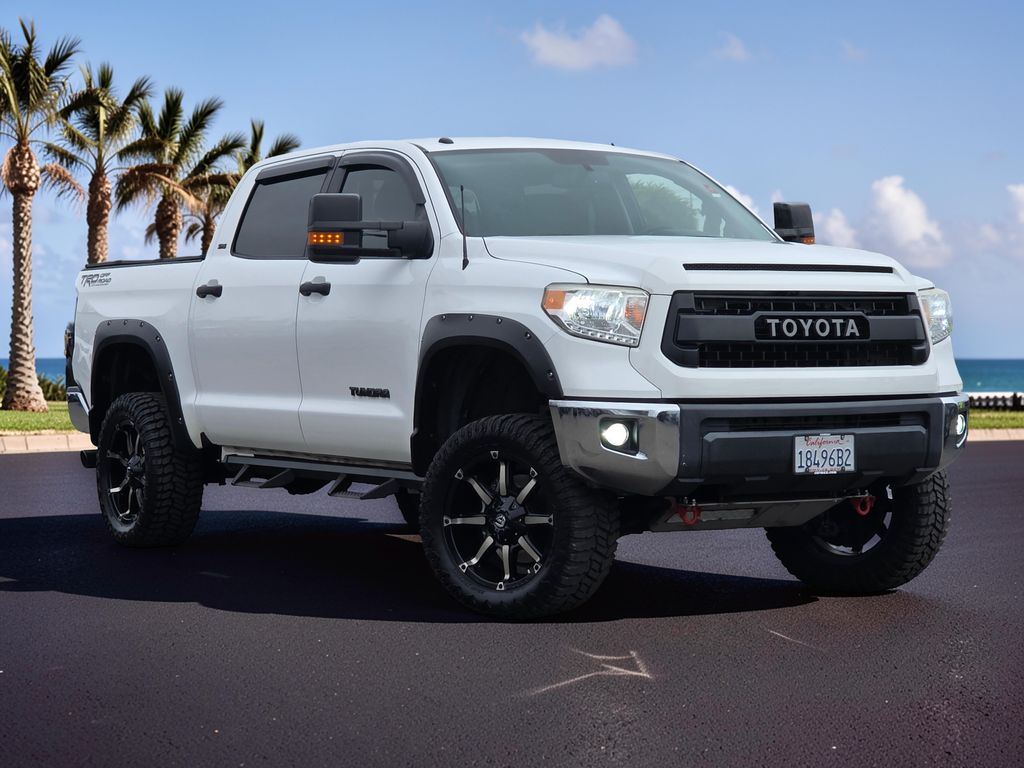 2017 Toyota Tundra SR5 4.6L Crew Max Short Bed's photo