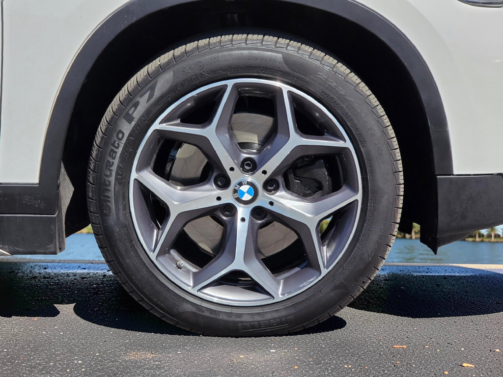 Photo 8 of this BMW X1